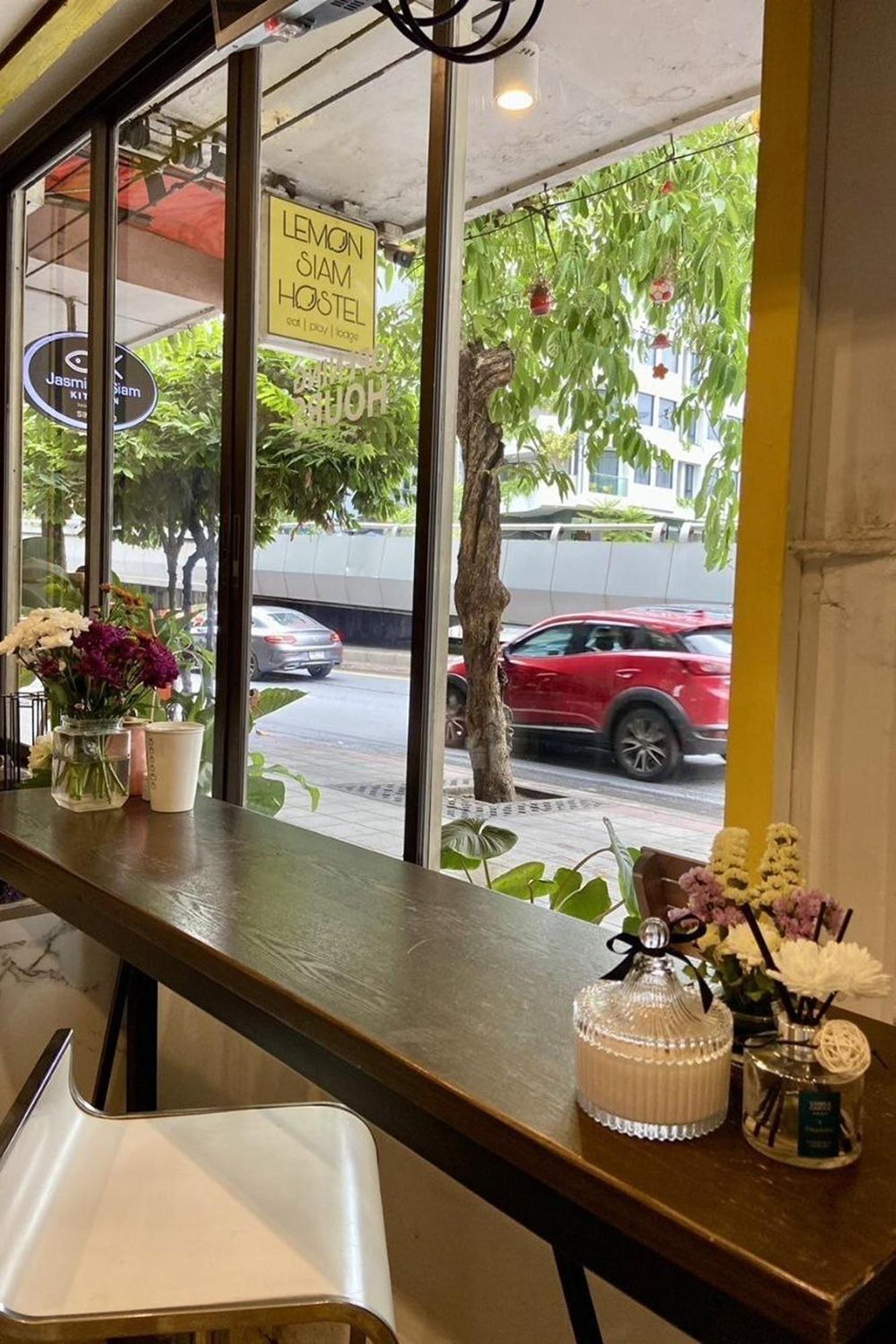 Hostel Lemon Siam Petchaburi Road Bangkok Bagian luar foto