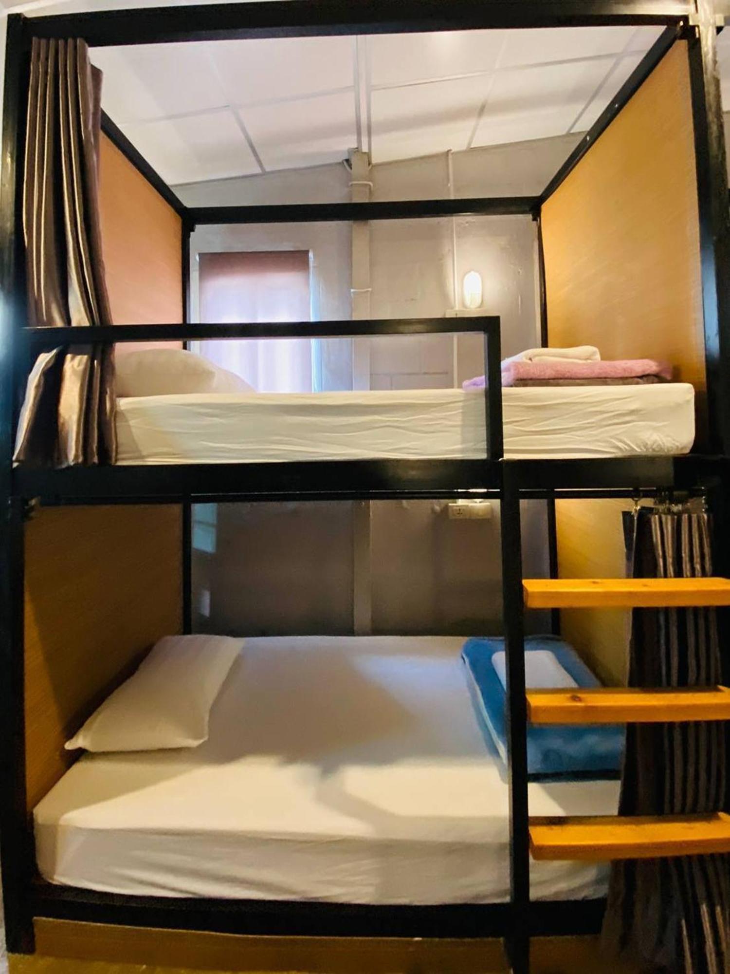 Hostel Lemon Siam Petchaburi Road Bangkok Bagian luar foto