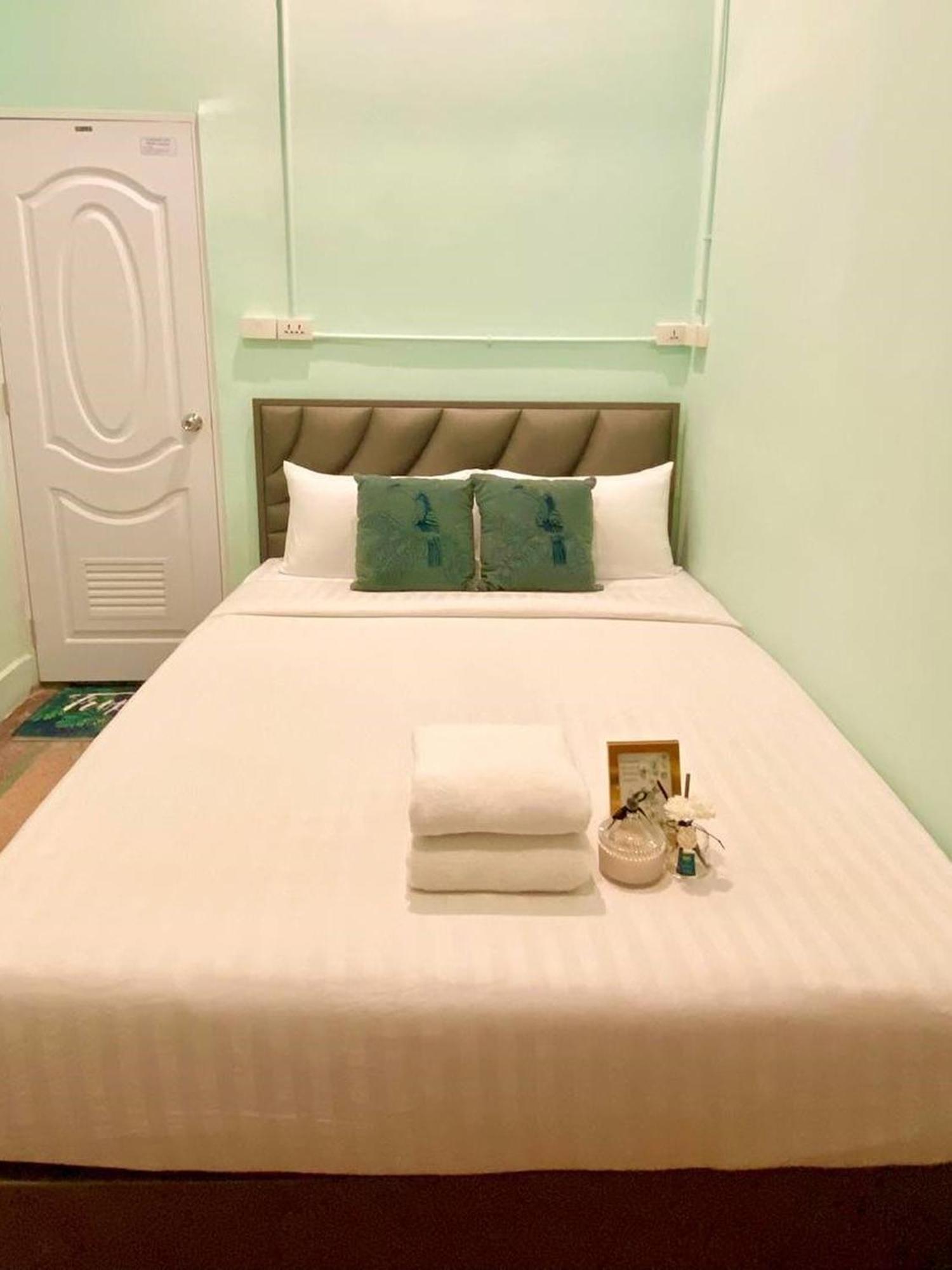 Hostel Lemon Siam Petchaburi Road Bangkok Bagian luar foto