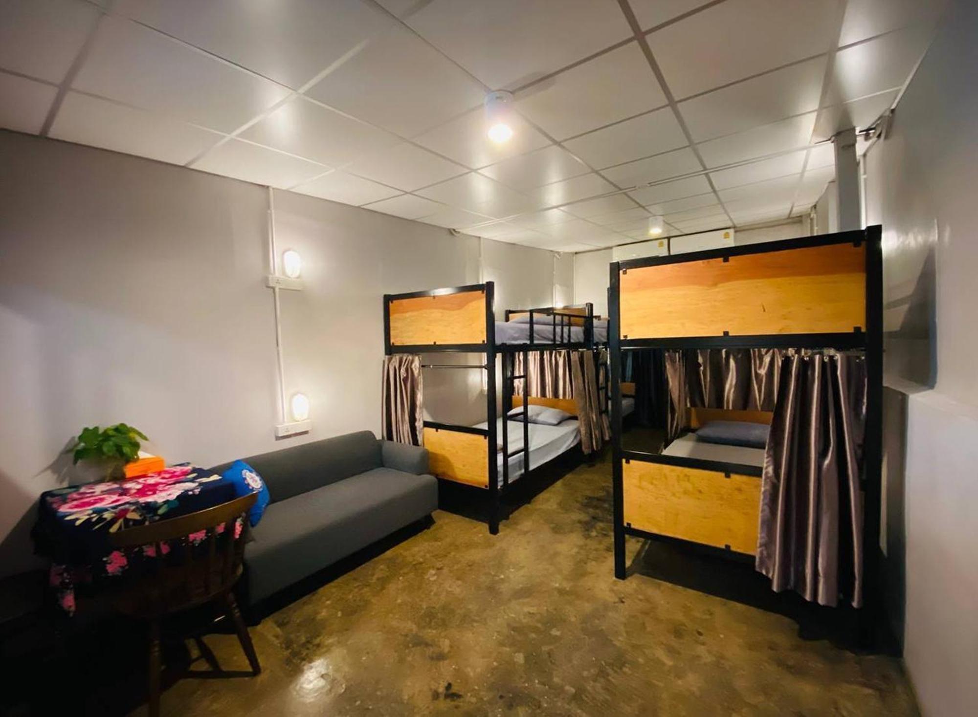 Hostel Lemon Siam Petchaburi Road Bangkok Bagian luar foto