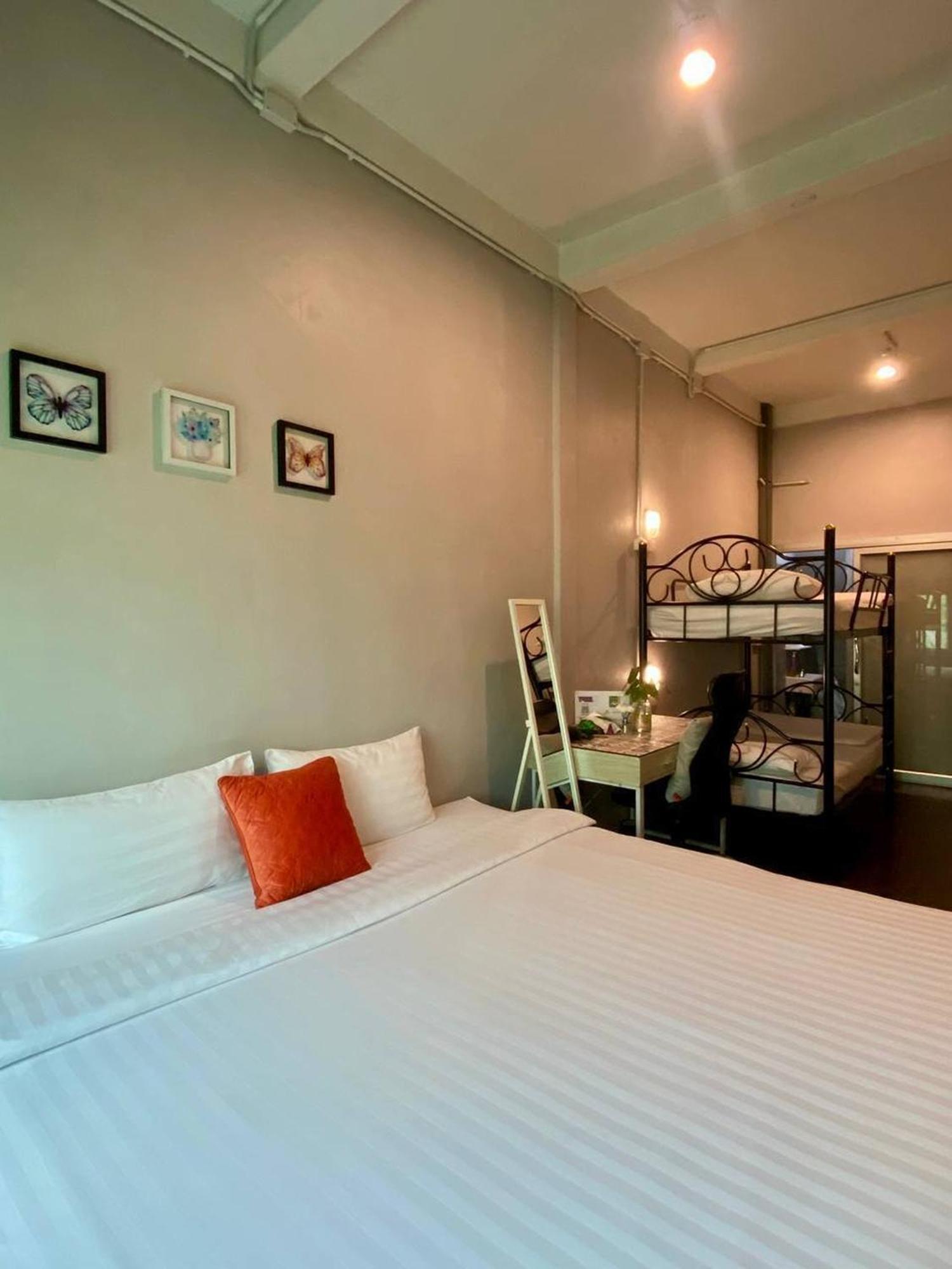 Hostel Lemon Siam Petchaburi Road Bangkok Bagian luar foto